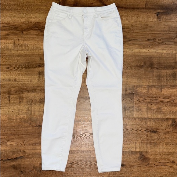 JENNIFER LÓPEZ Women's Skinny Jeans - Picture 1 of 9